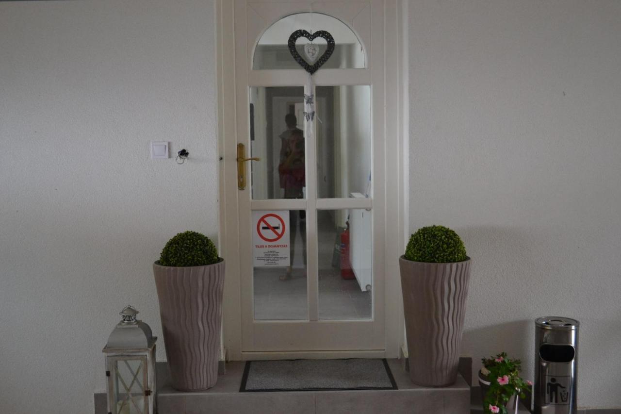 Fonix Design Rooms Debreczyn Zewnętrze zdjęcie
